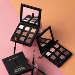 Real her eyeshadow palette